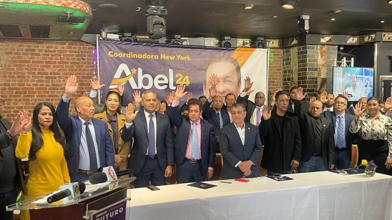 Abel Martínez juramenta Equipo Coordinador de su proyecto presidencial en Nueva York