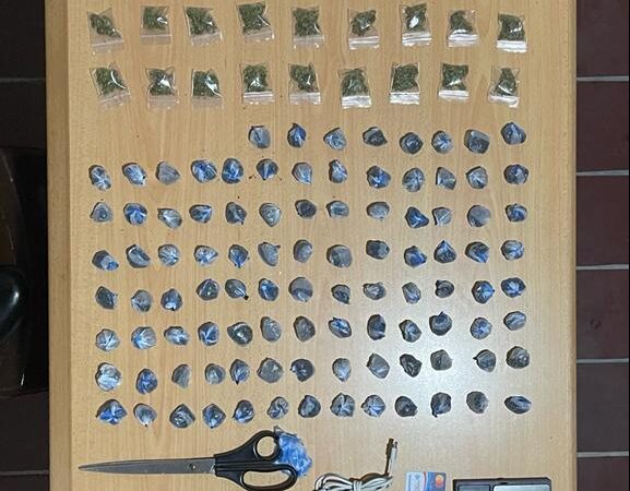 Policía Nacional ocupa más de 140 porciones de marihuana a tres personas en Bonao