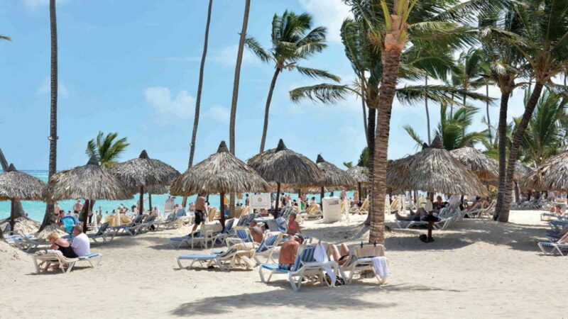 Llegada de turistas enero 2022 al país fue de 530,956 personas no residentes