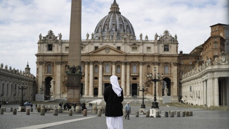 El Vaticano organiza un simposio sobre el celibato sacerdotal, que la Iglesia alemana ha cuestionado