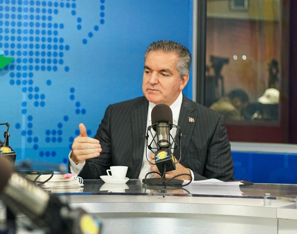 Neney Cabrera resalta buen desempeño económico del Gobierno pese a crisis económica mundial