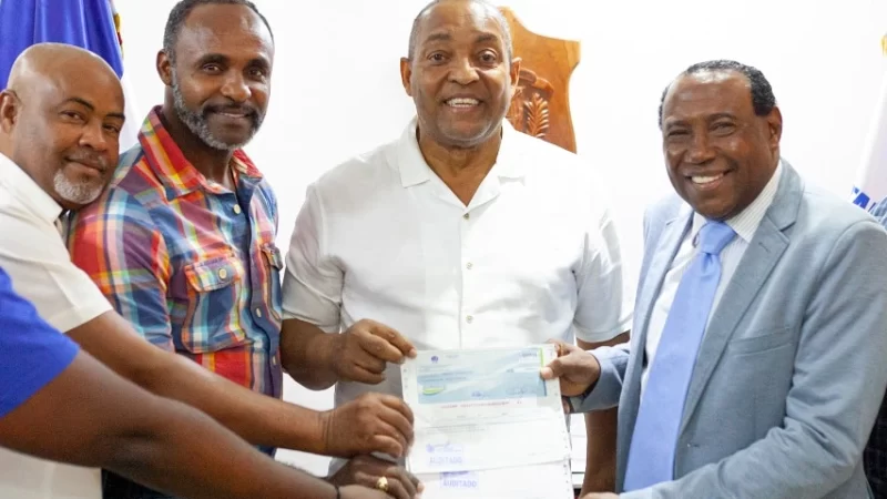 Alcaldía SDO aporta RD$400 mil al carnaval Manoguayabo 2022