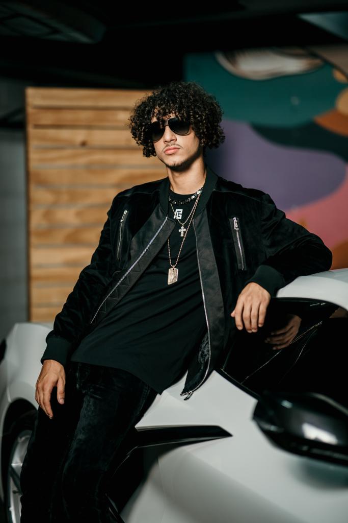 “Llevo tiempo” es el nuevo tema musical de Young Ocean