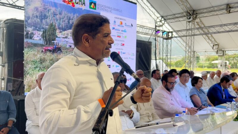 Ministro Limber Cruz destaca apoyo del gobierno de Abinader al sector agrícola en Constanza