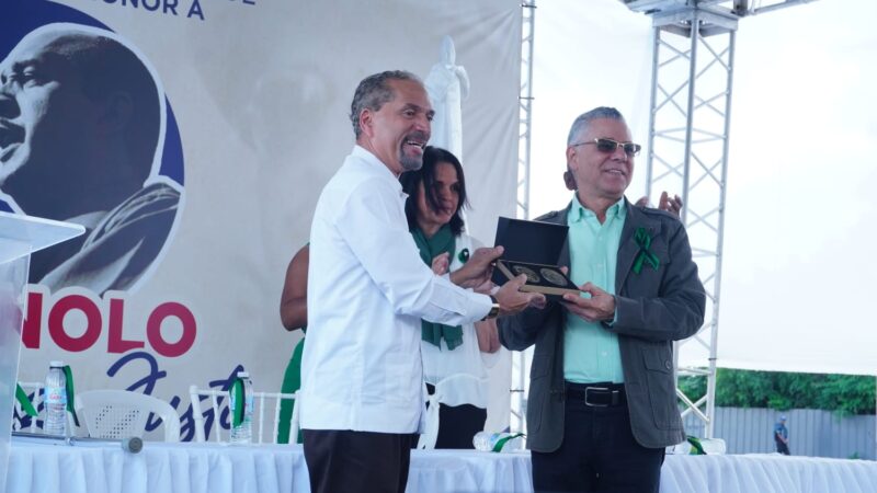 Efemérides Patrias reconoce al alcalde Manuel Jiménez por promover la historia y el patriotismo