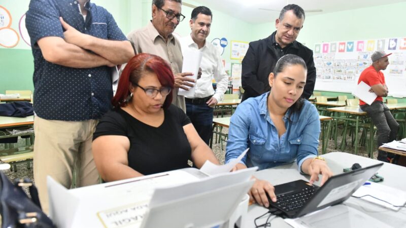 La JCE realiza primera prueba regional del cómputo electoral de cara a elecciones presidenciales y congresuales, en compañía de delegados de partidos
