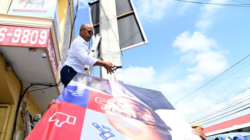 Alfredo Pacheco inicia el retiro de su propaganda política