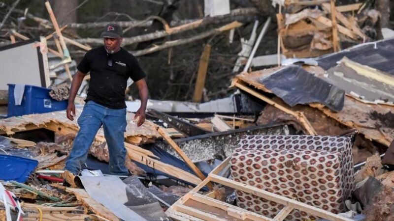 Tornado en Missouri, EEUU, deja víctimas mortales y graves daños