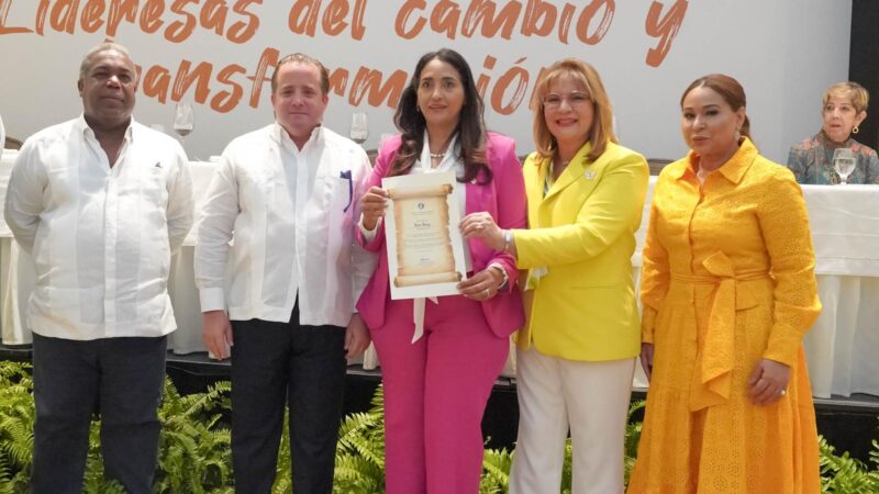 Comando de Campaña de Mujeres del PRM reconoce a 59 féminas electas al poder legislativo