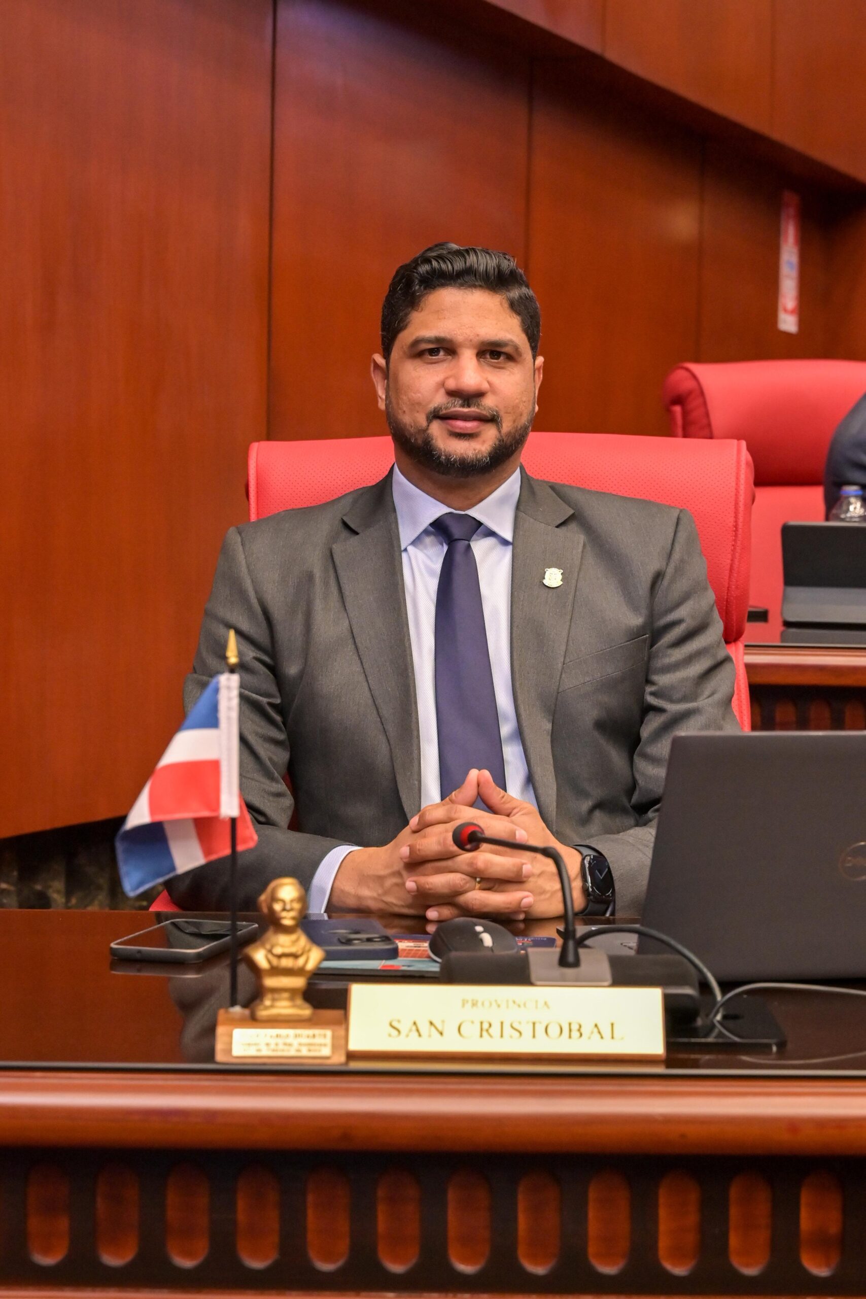 Senador Gustavo Lara llega a NY para sostener encuentros con la comunidad del exterior