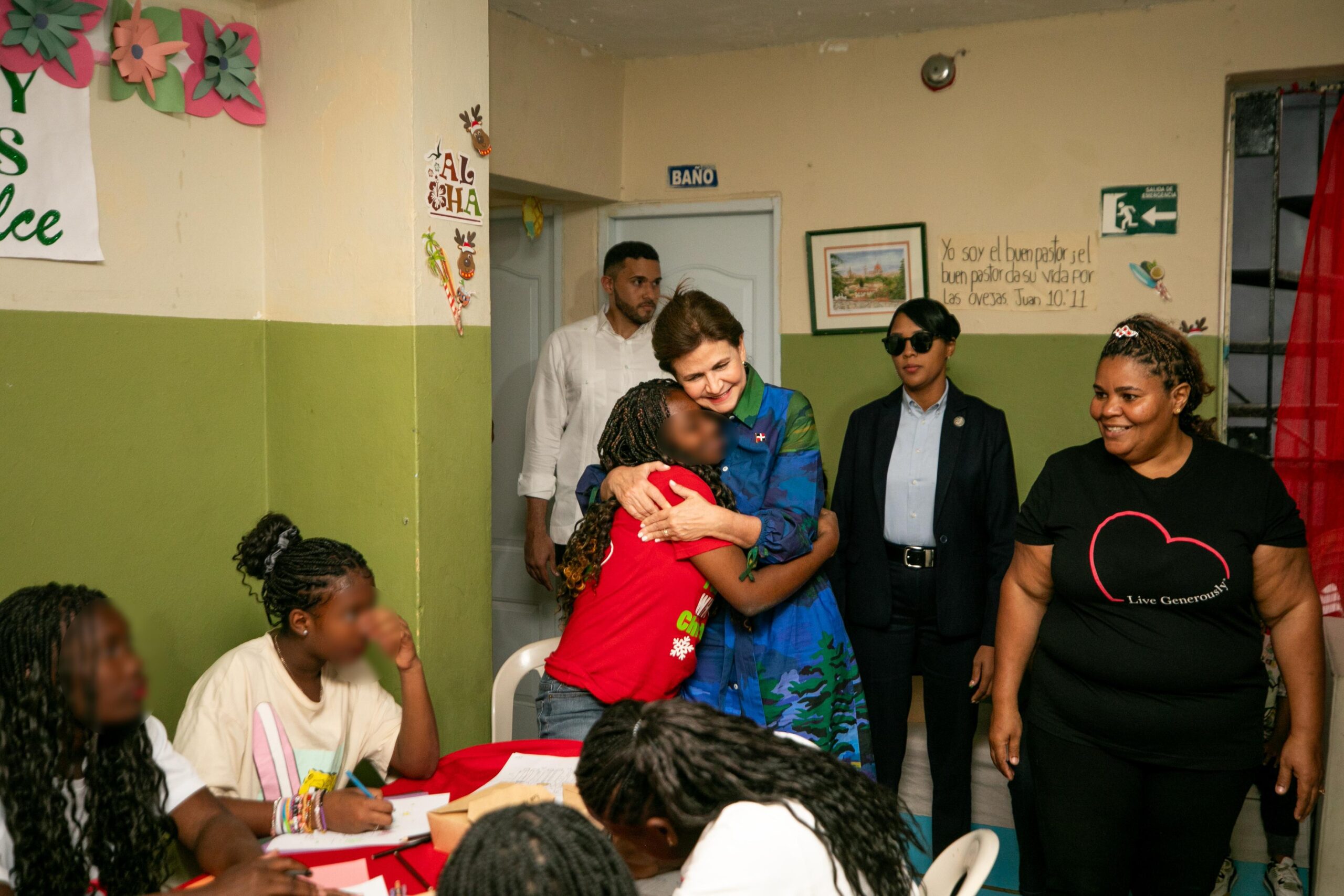 Raquel Peña cierra el año compartiendo alegría y esperanza con los niños del Hogar Familia Bethesda