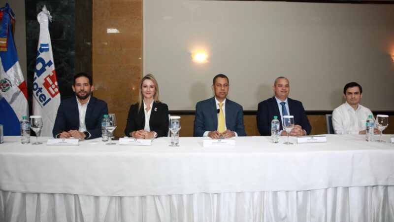 INDOTEL inicia entrega de cajas convertidoras para la Televisión Terrestre Digital en región norte del país