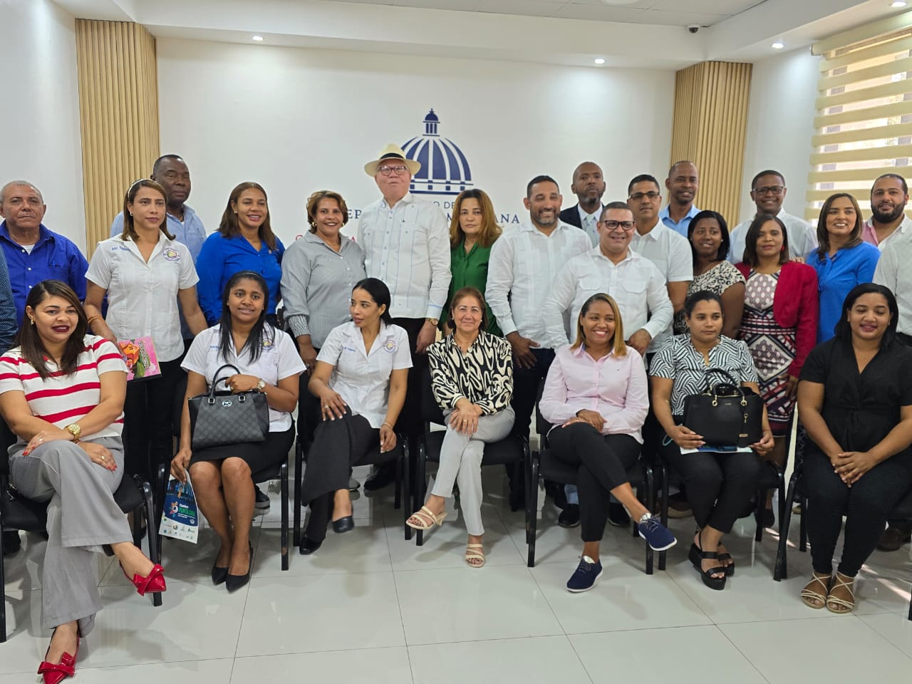 Ley Residuos Sólidos recibe respaldo de alcaldes y miembros de la sociedad civil de la región Este