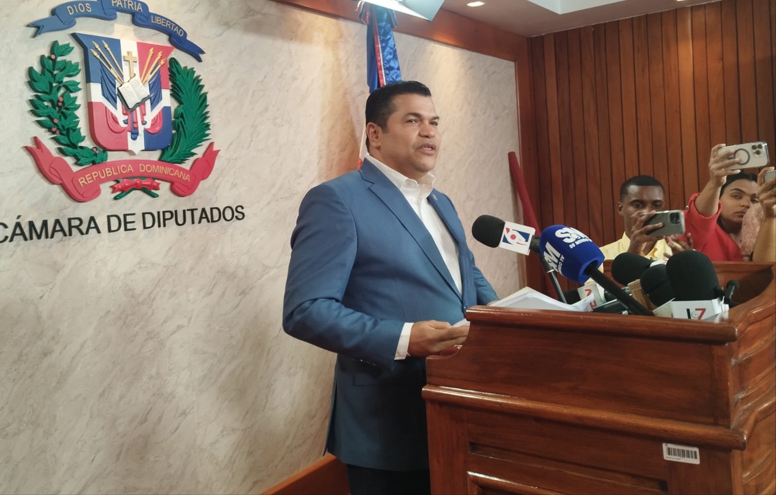        Diputado Tobías Crespo anuncio el sometimiento del proyecto de ley sobre inteligencia artificial: regulará sector fomentará su desarrollo y aplicará sanciones