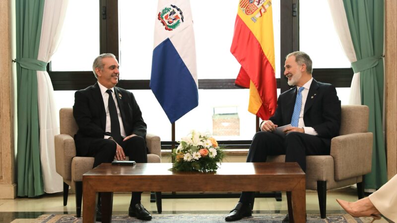 Presidente Abinader regresa a RD tras una exitosa visita a Uruguay, donde fortaleció lazos internacionales