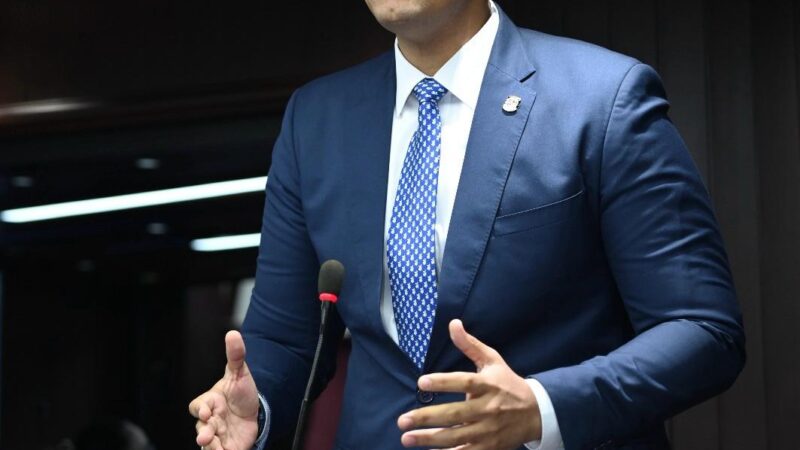 Diputado Stalin Vásquez somete proyecto de ley que cambiaría Interior y Policía