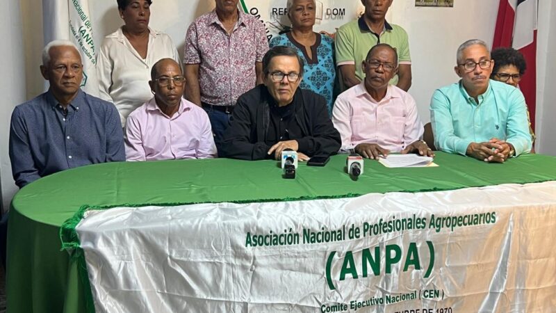 Tito Hernandez anuncia aumento salarial de un 42% para lis profesionales agropecuarios