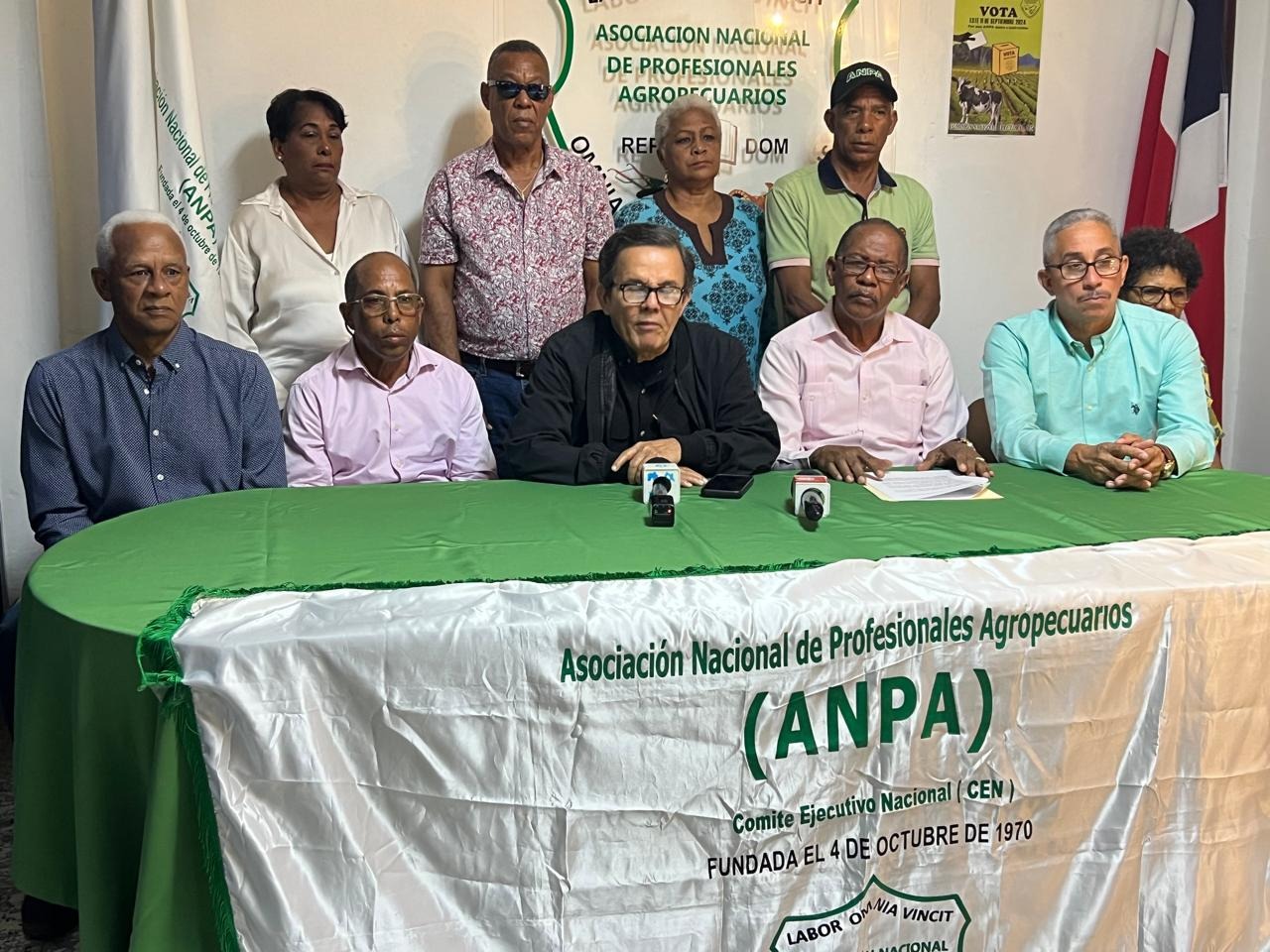 Tito Hernandez anuncia aumento salarial de un 42% para lis profesionales agropecuarios