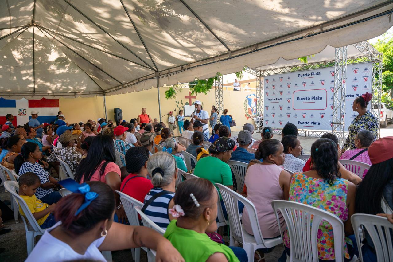 Robert Polanco afirma que el Gobierno se mantiene presente y está donde la gente más lo necesita