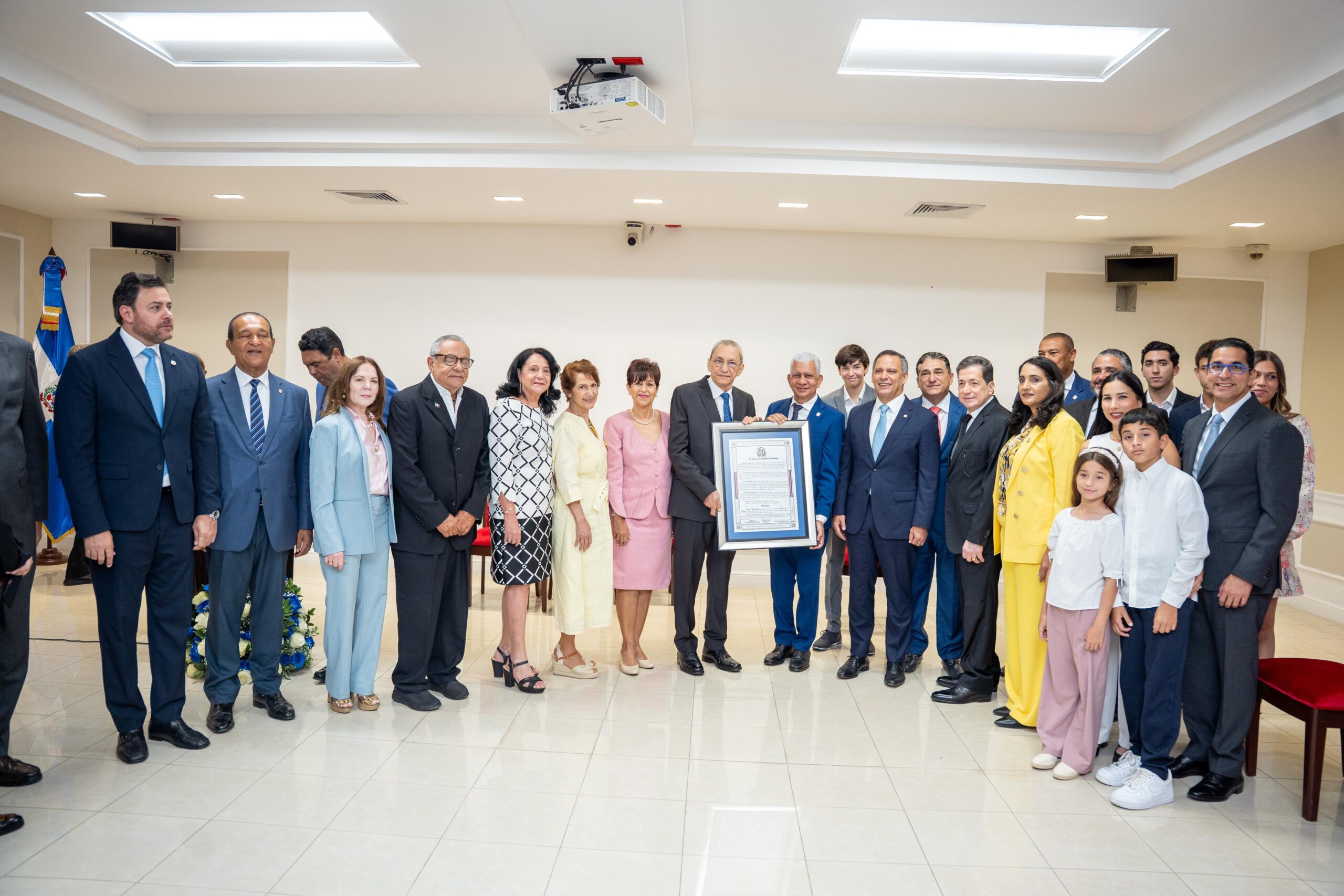 Senado reconoce trayectoria del jurista Jorge Subero Isa, expresidente de la Suprema Corte de Justicia