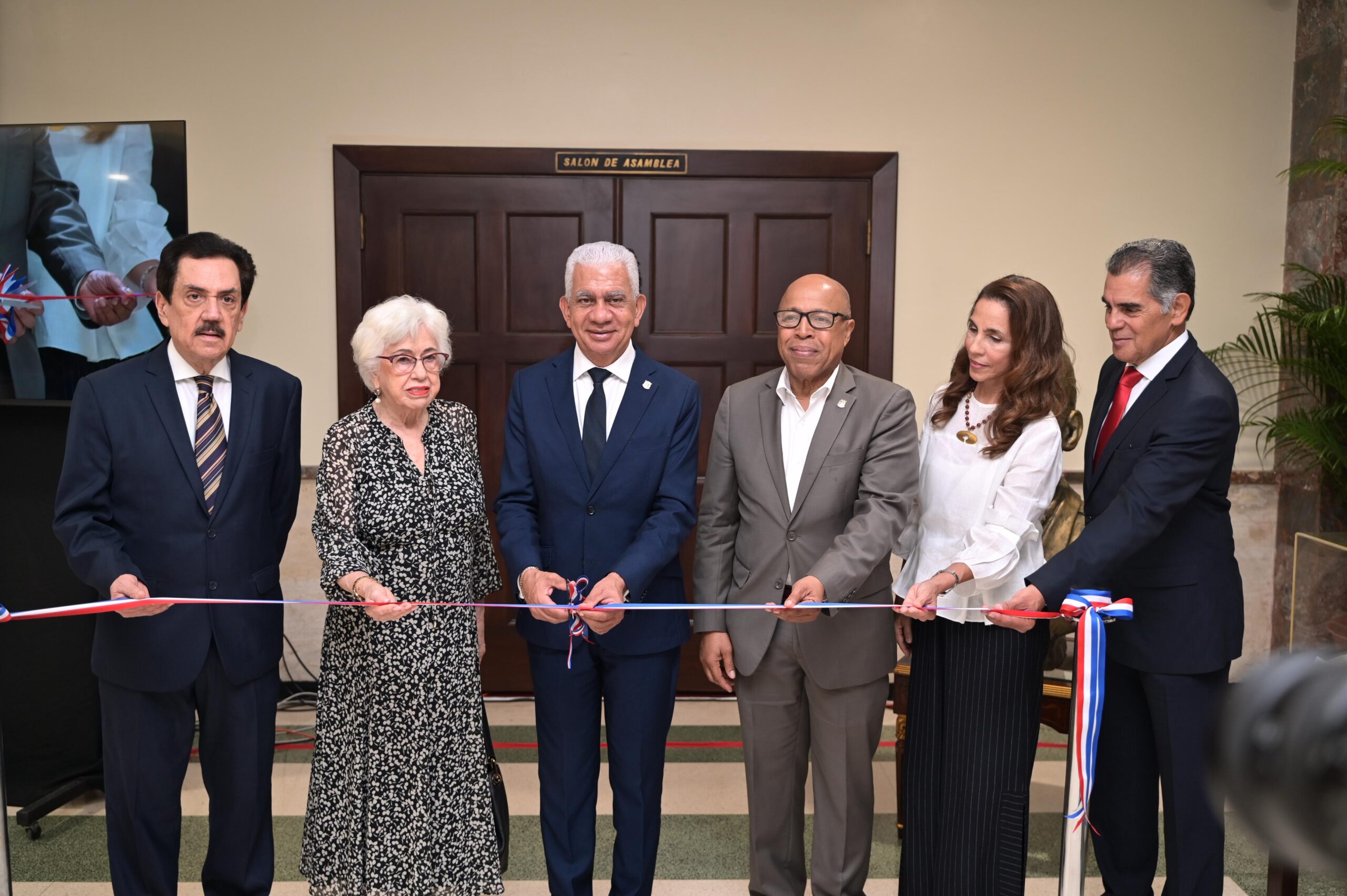 Senado inaugura exposición museográfica para honrar al coronel Rafael Tomás Fernández Domínguez