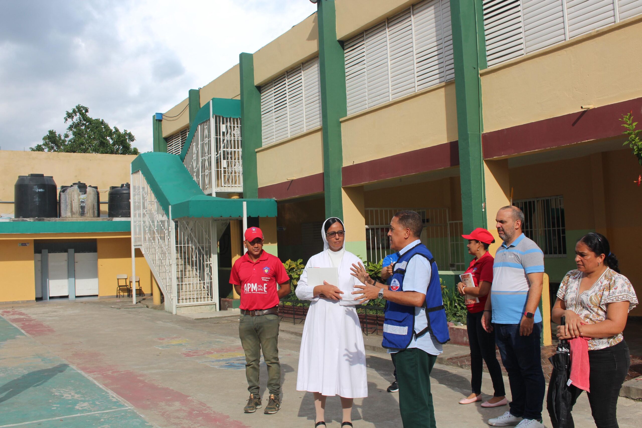 Infraestructura Escolar realiza levantamiento en escuelas afectadas por lluvias y dispone soluciones pluviales inmediatas