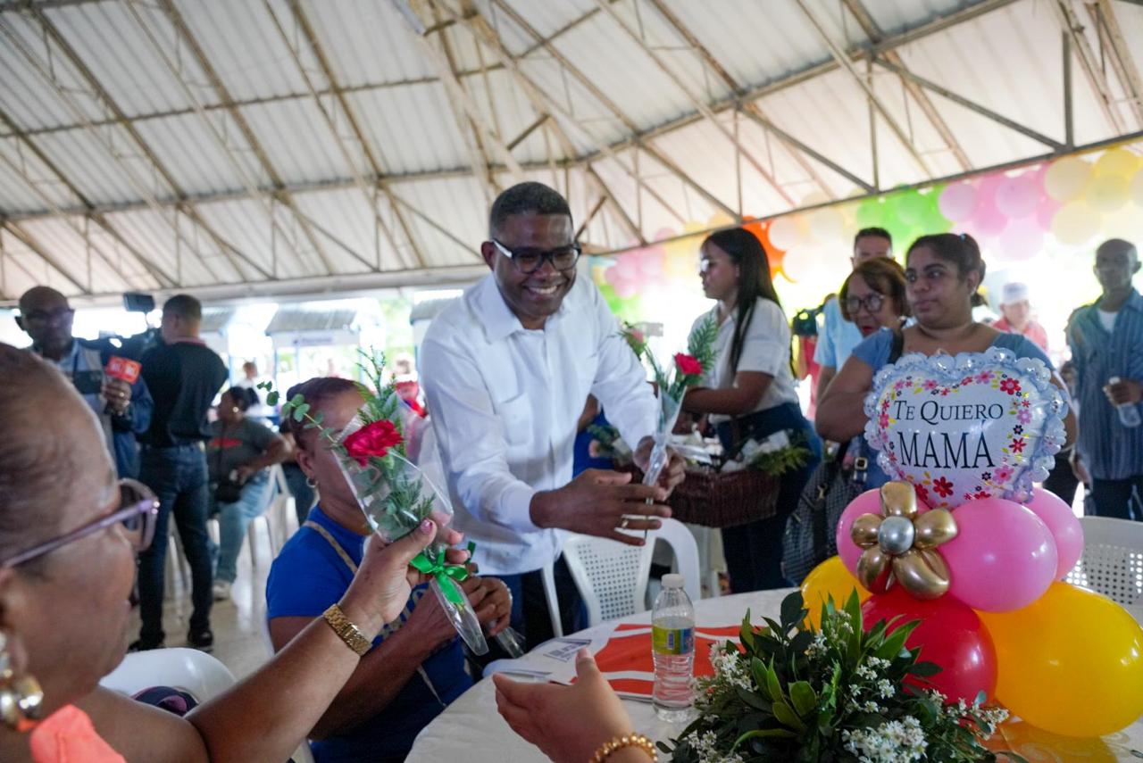 Propeep presenta “Renacer Contigo”; programa dirigido a vendedores informales del Gran Santo Domingo