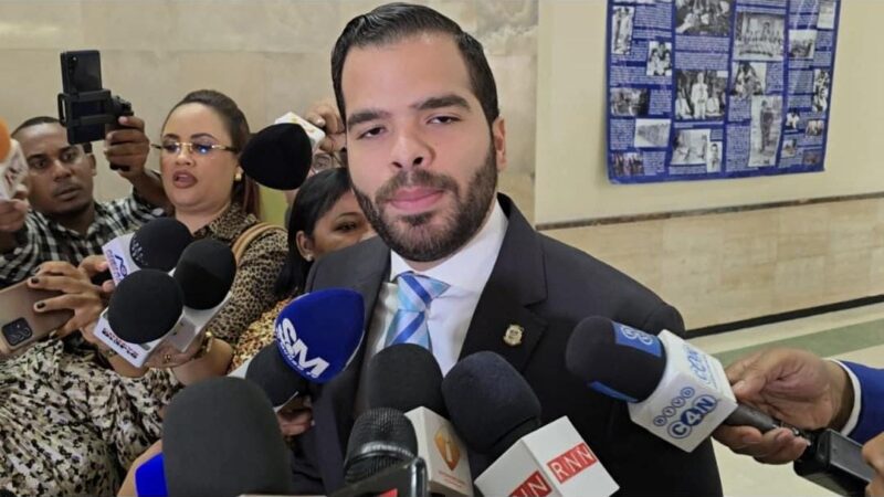 Vicente Sanchez presenta proyectos de ley para declarar el 8 de noviembre como el Día Nacional STEM en República Dominicana