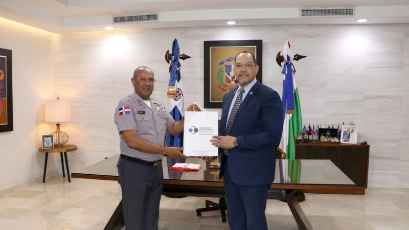Director de la Defensa Pública se reúne con autoridades de la Policía Nacional para fortalecer vínculos institucionales
