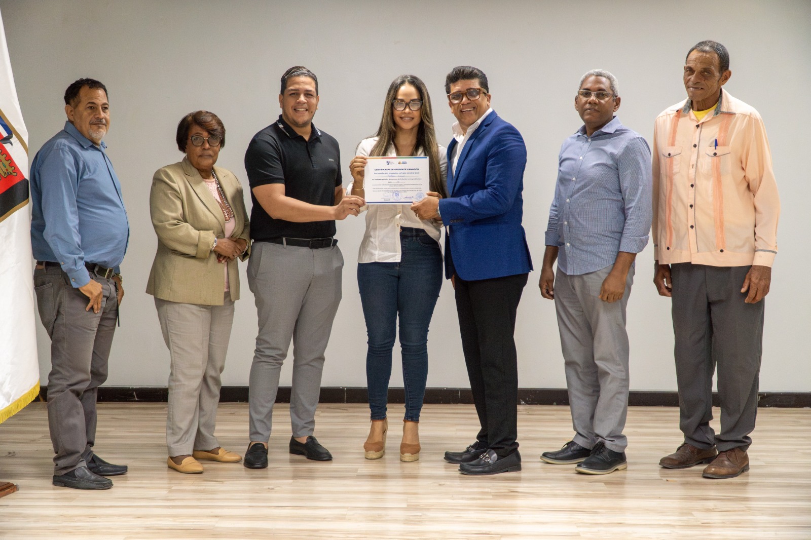 Alcaldía de Santo Domingo Este entrega certificados a ganadores del sorteo de obras del Presupuesto Participativo Municipal 2025