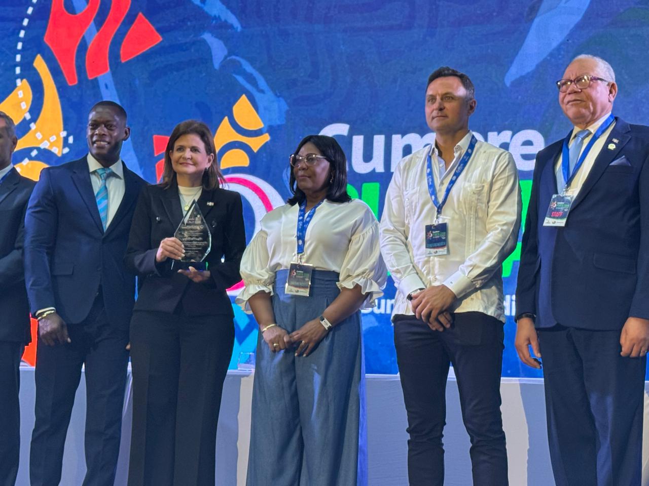 Vice Raquel Peña asiste al acto inaugural XXII Cumbre Mundial de Comunicación Política en Punta Cana