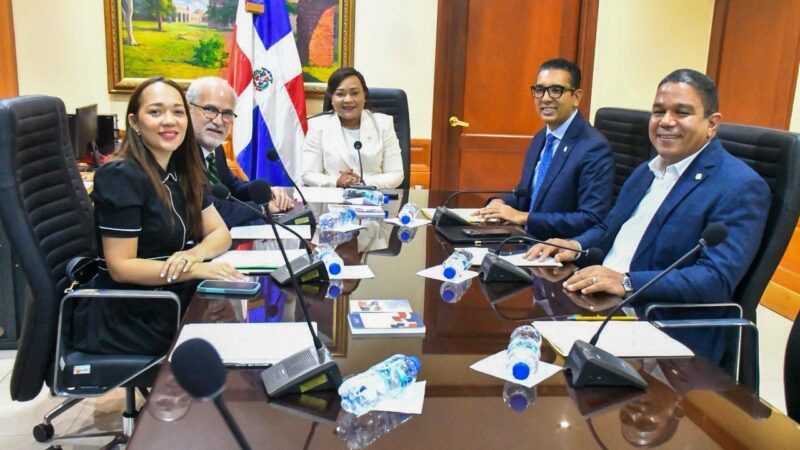 Comisión Especial que estudia proyecto de ley sobre libertad de expresión escuchó a representantes de Participación Ciudadana