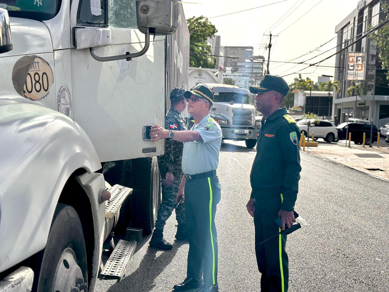 DIGESETT e INTRANT continua con los operativos a vehículos pesados en zonas de acceso restringido