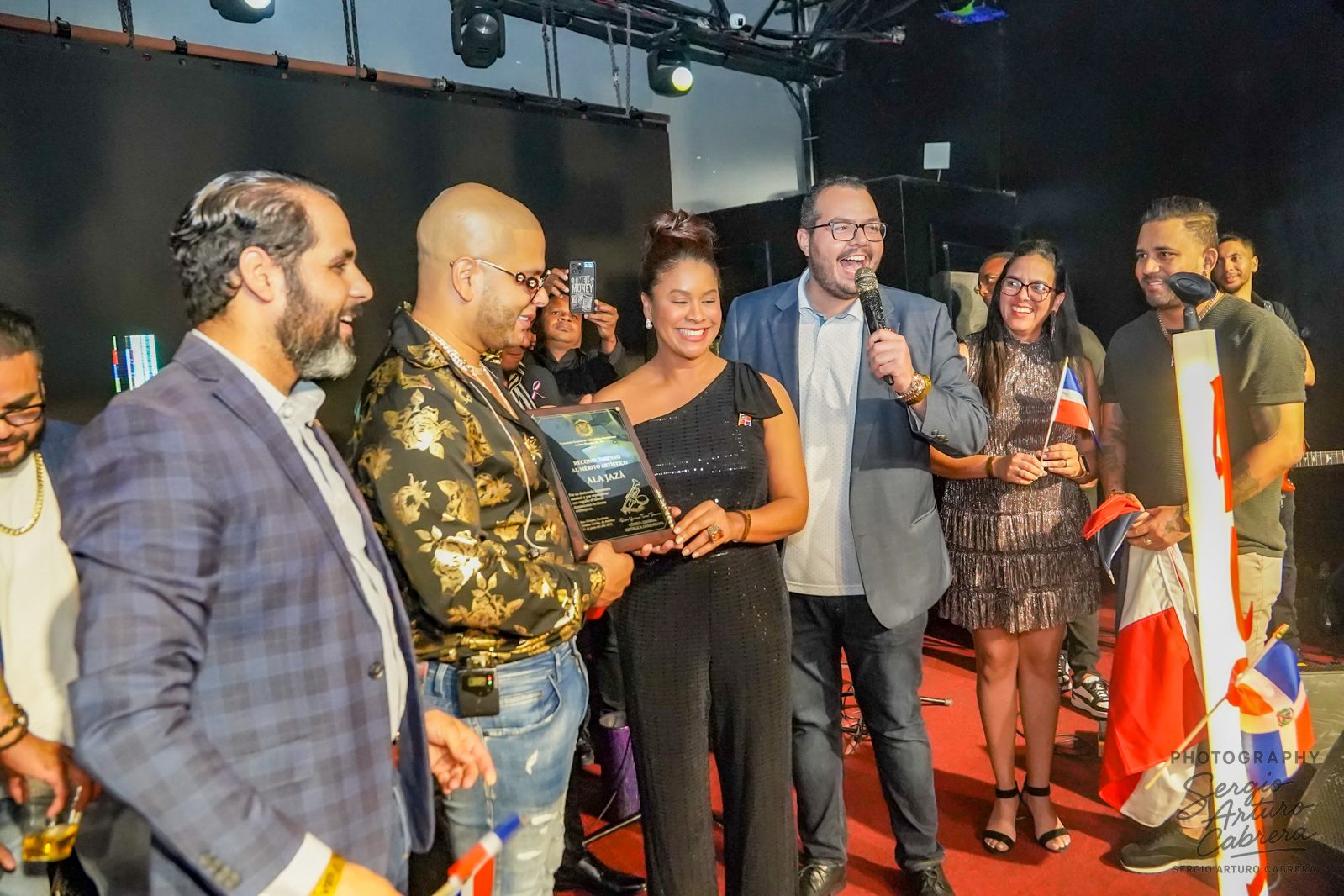 Consulado Dominicano en New Orleans reconoce a Ala Jaza por su trayectoria artística