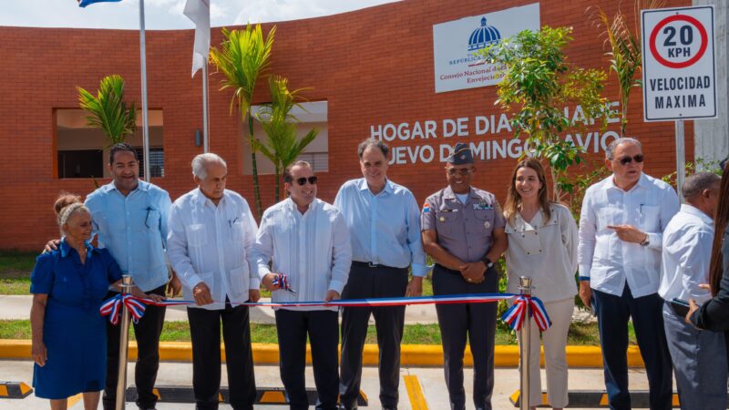 Ministro Paliza encabeza entrega de hogar de día para adultos mayores en el Nuevo Domingo Savio