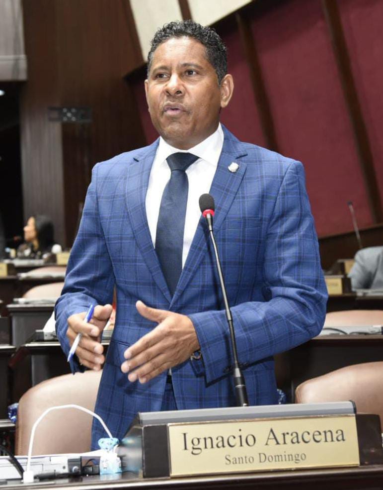 Diputados aprueban exonerar del pago del papel de buena conducta para los voluntarios a la Defensa Civil, Cruz Rojas y los Bomberos