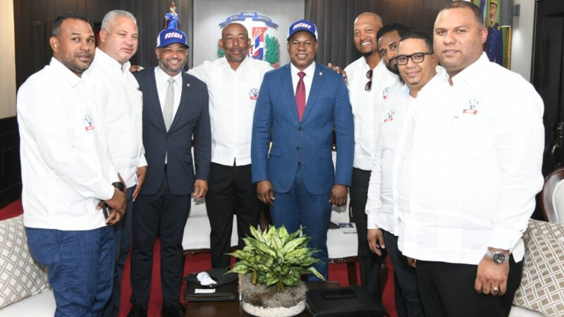 AIBI Visita al presidente de la Cámara de Diputados para tratar temas sobre protección al béisbol dominicano