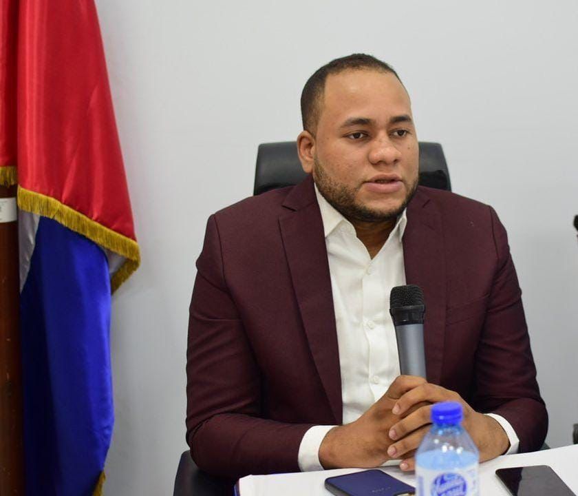 Regidor Michael Matos propone establecer mecanismos para implementar la Ley 368-22 de Ordenamiento Territorial, Uso de Suelo y Asentamientos Humanos