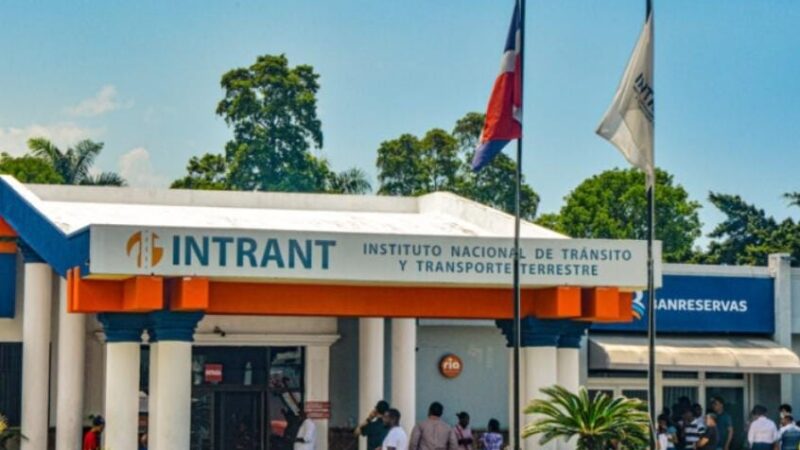 INTRANT aclara que no ha sido suspendido el proceso de licitación para la emisión de licencias de conducir