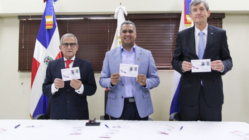 INPOSDOM y Embajada de Rusia ponen en circulación emisión postal conjunta en conmemoración de los 80 años de relaciones diplomáticas entre ambos países