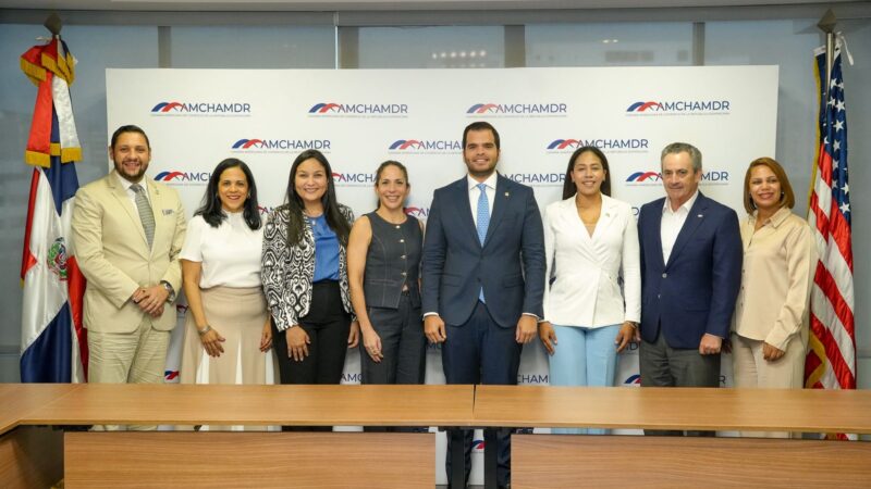 Vicente Sánchez se reúne con el Comité de Tecnología e Innovación de AMCHAMDR