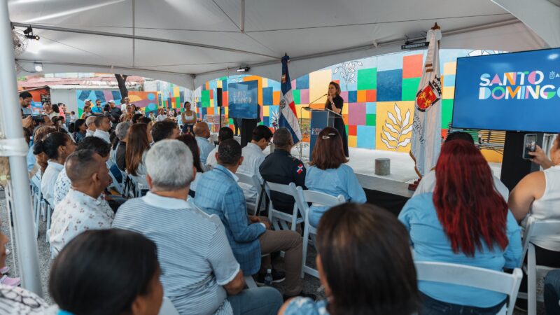 Carolina transforma espacio usado como taller de pintura improvisado en nuevo parque lineal Mata Hambre