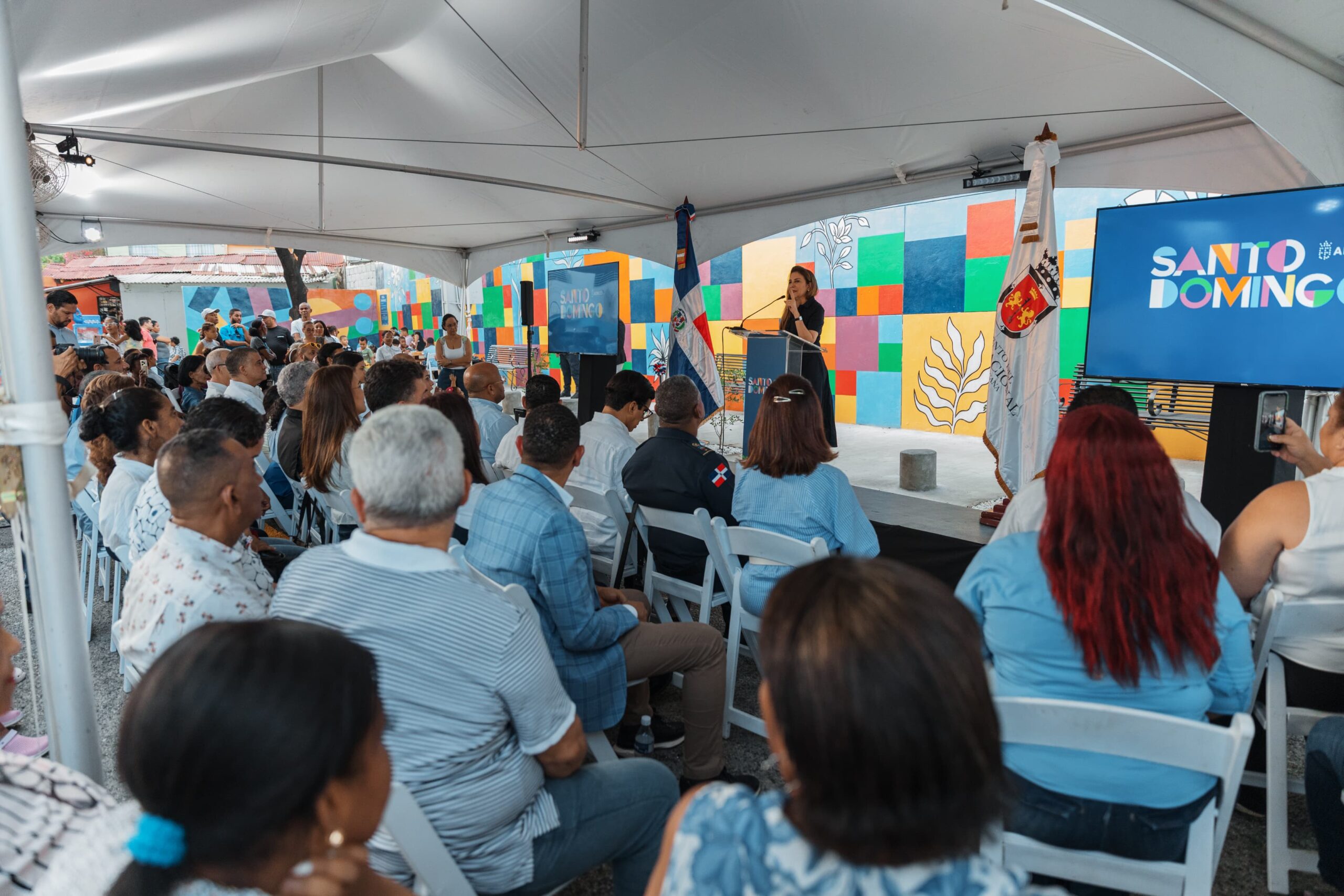 Carolina transforma espacio usado como taller de pintura improvisado en nuevo parque lineal Mata Hambre