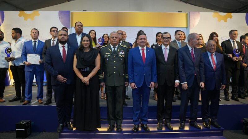 Industria Militar Dominicana recibe Reconocimiento a la Innovación Industrial Manufacturera 2025