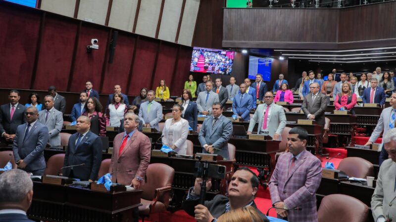 Cámara de Diputados reconocerá al músico Juan Valdez y al compositor Mario Díaz