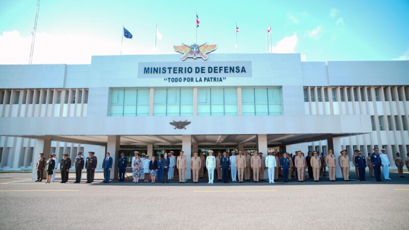 Conferencia de las FF. AA. Centroamericanas condecora a 44 militares dominicanos