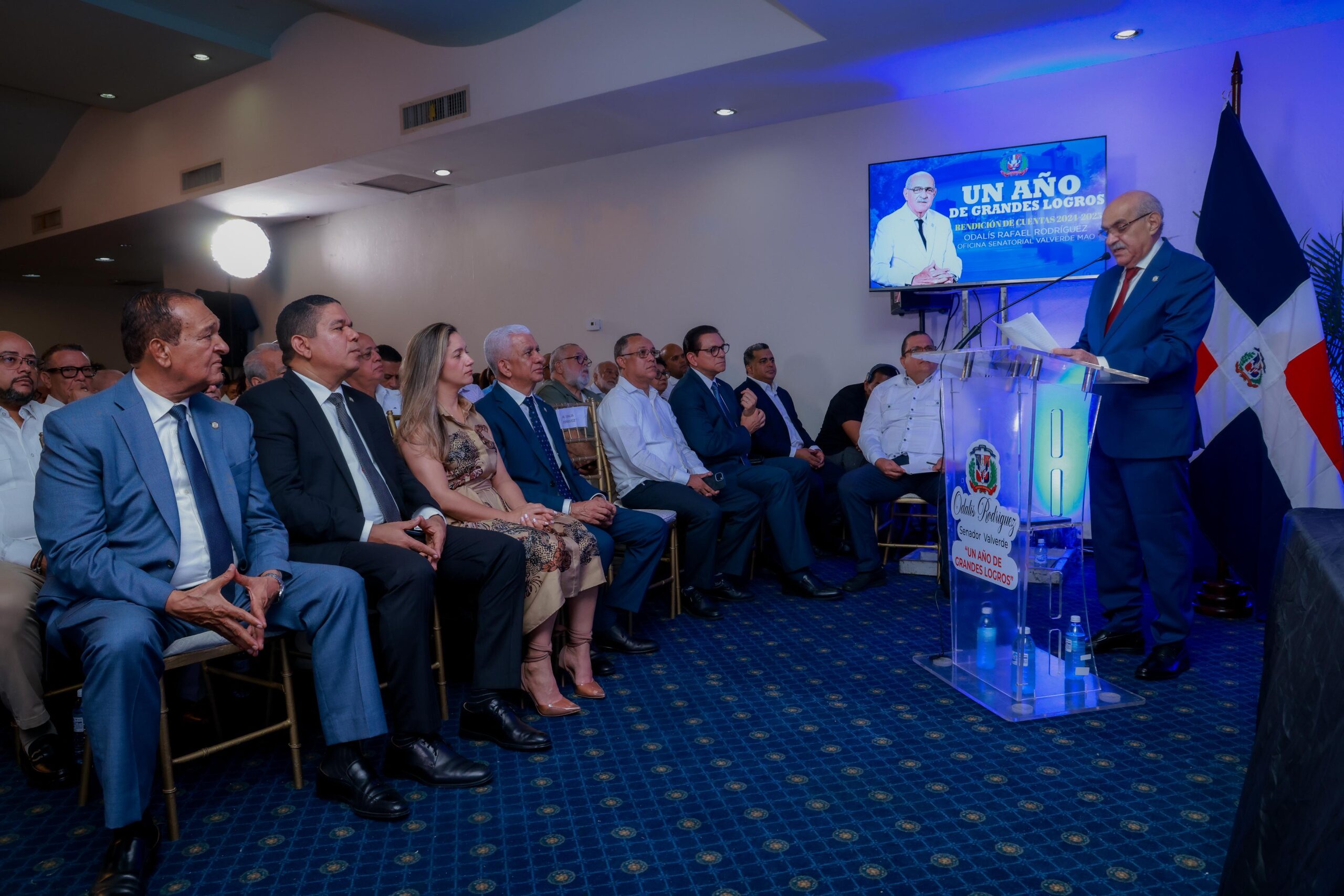 Senador de Valverde realiza rendición de cuentas de su primer año de gestión