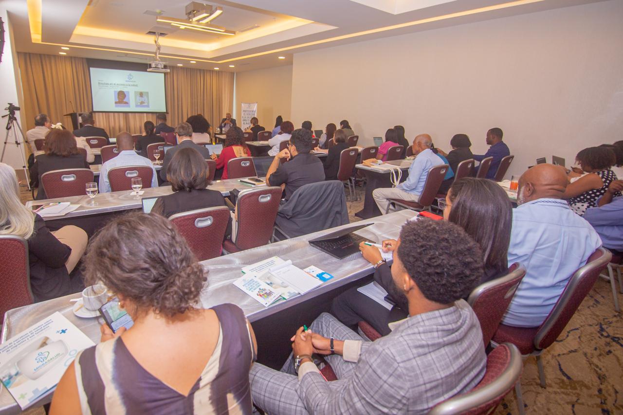 OBMICA impulsa debate sobre migración y derecho a la salud en República Dominicana Advierten que atribuir los problemas del sistema de salud a la población migrante es un “discurso sin evidencia”