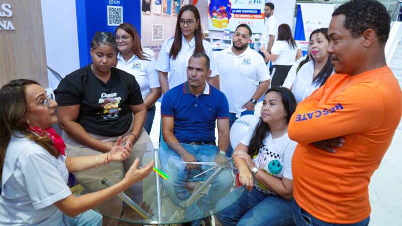 Cámara de Cuentas atrae la atención del público en su debut en la Feria Internacional del Libro 2025
