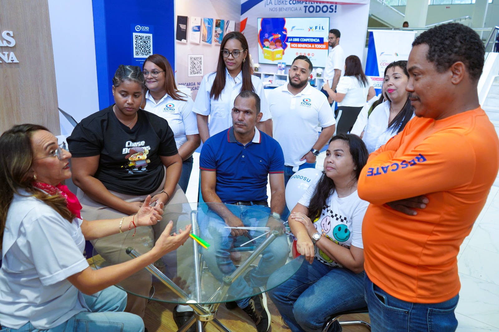 Cámara de Cuentas atrae la atención del público en su debut en la Feria Internacional del Libro 2025